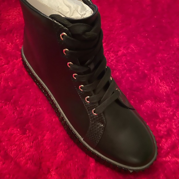 Black spike studded high top sneakers.7 7.5 8 - Picture 6 of 9